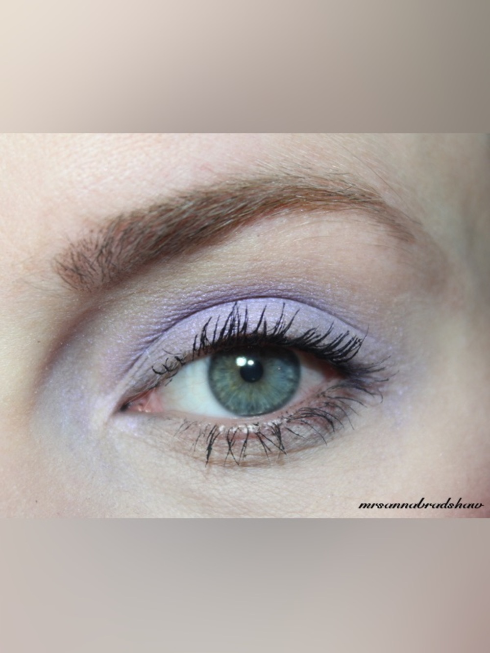 MAC Cosmetics Veluxe Pearl Eyeshadow Single - Beautiful Iris - Picture 7 of 16